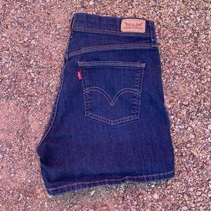 Levi’s jean short size 8